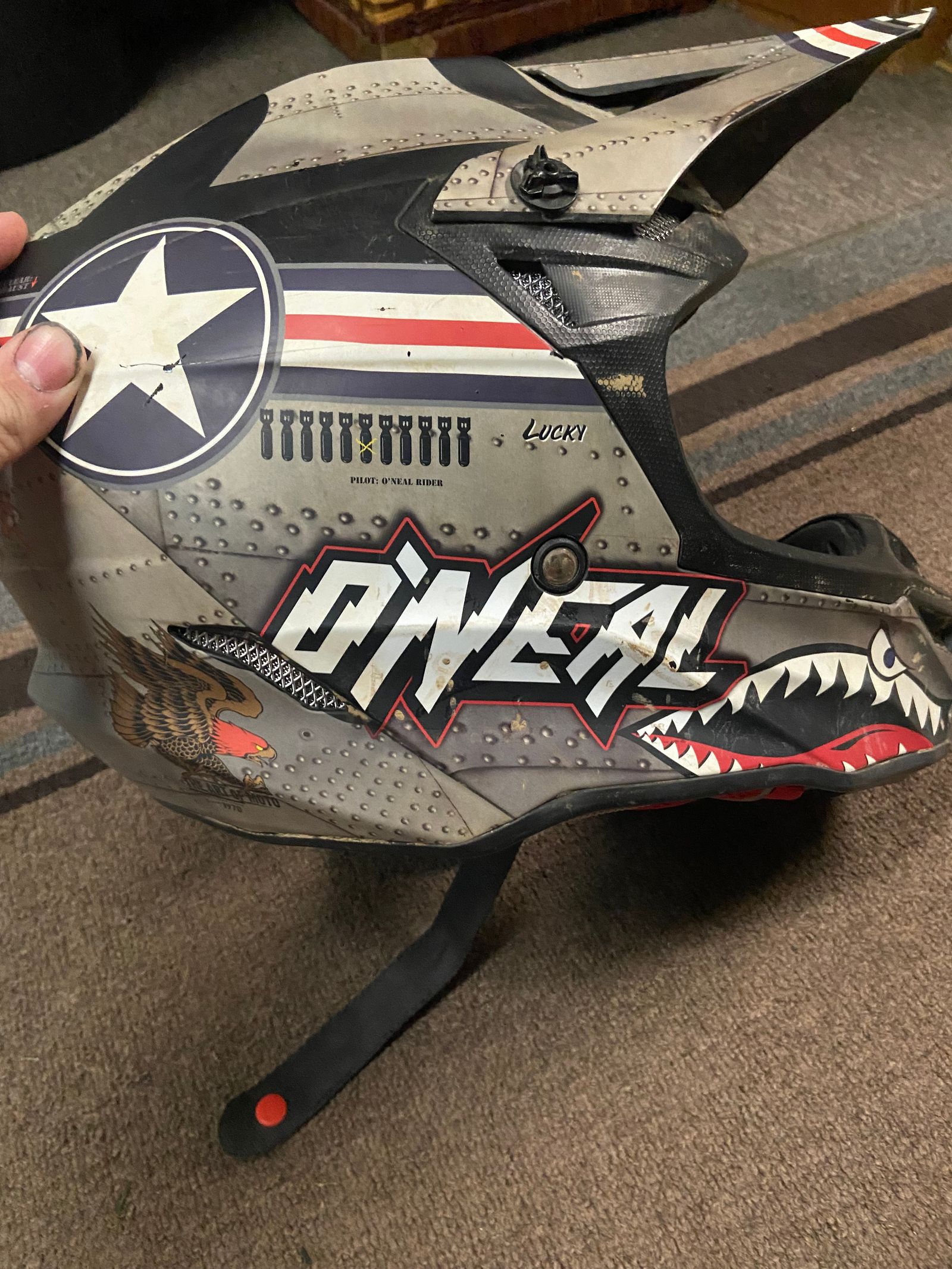 Wingman helmet clearance