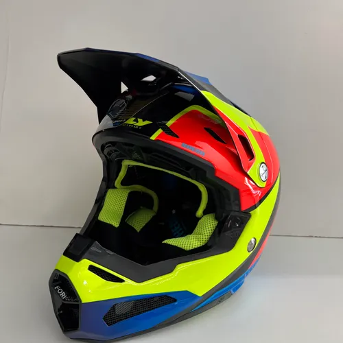 Fly Racing Formula Helmets - Size Small 