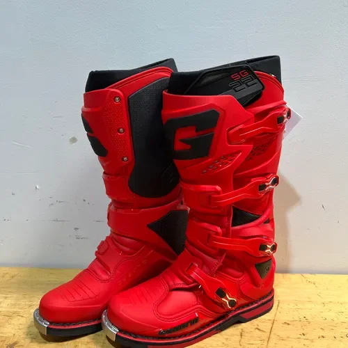 Gaerne SG22 Boots NEW Red Size 9 