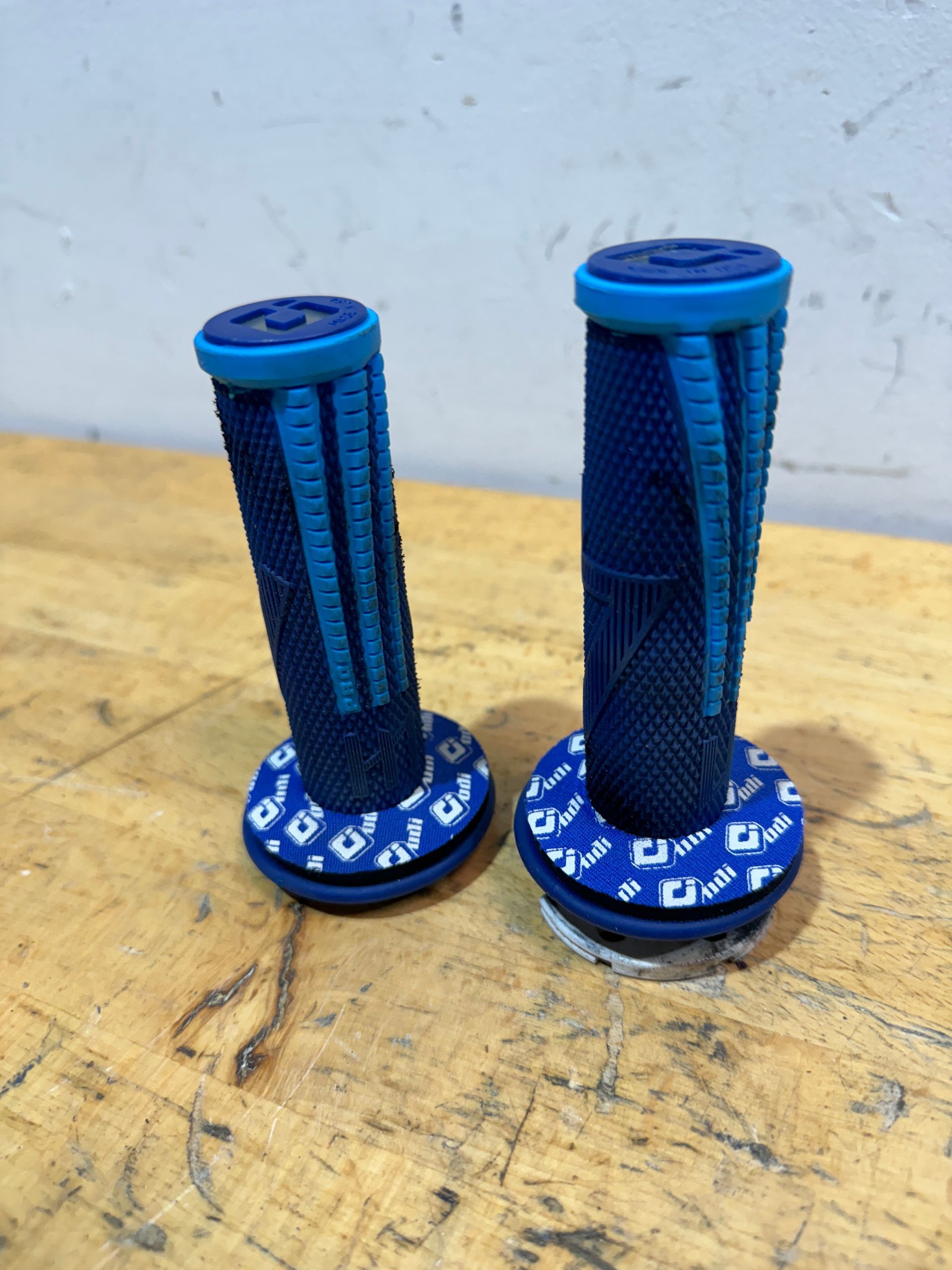 ODI EMIG LOCK-ON GRIPS