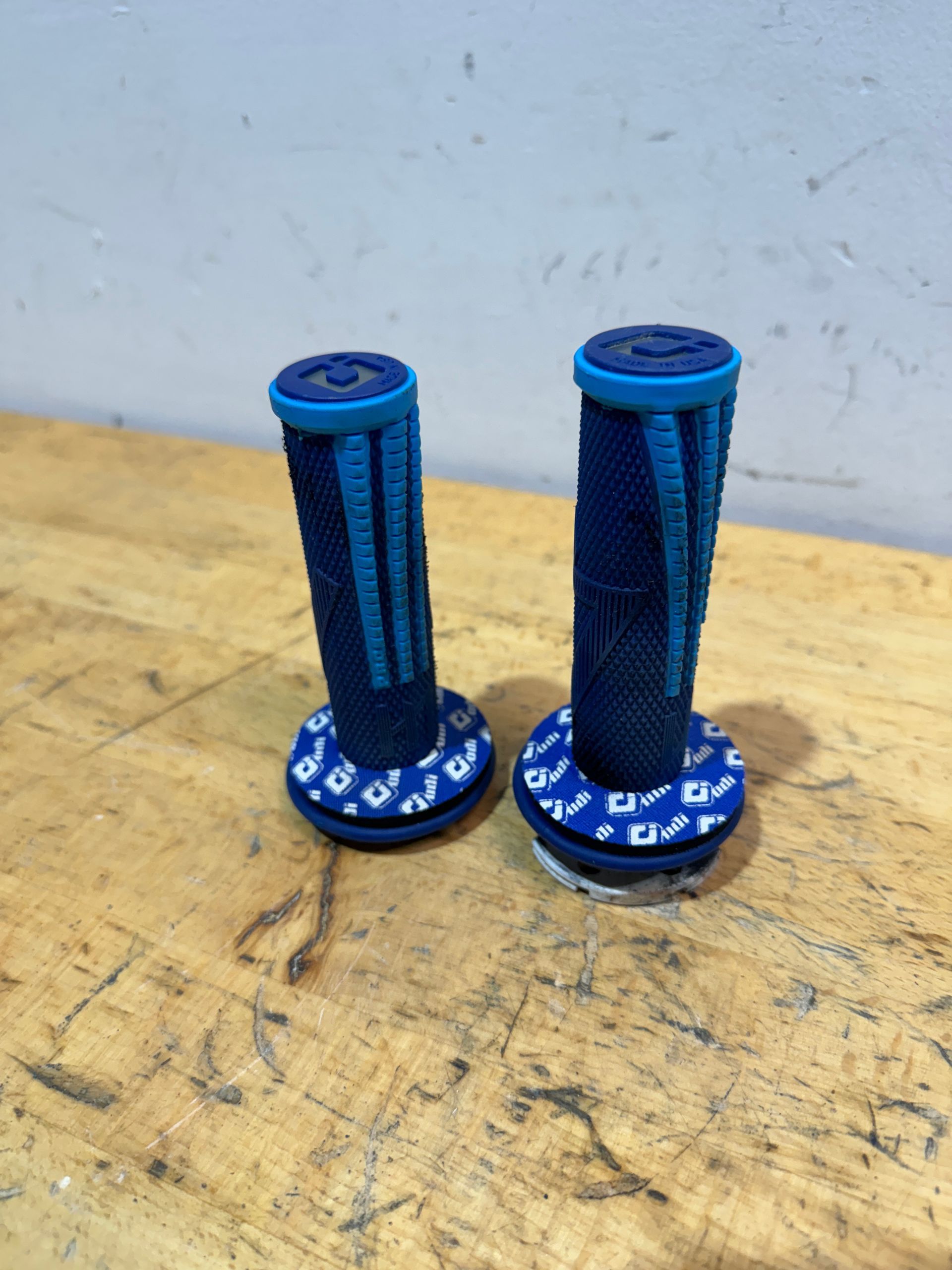 ODI EMIG LOCK-ON GRIPS