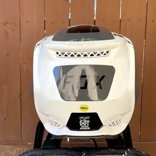 Fox Racing 2023 V3 RS Helmet With MIPS - Efekt