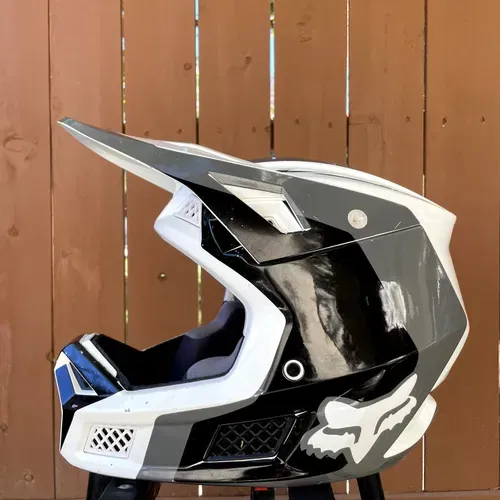 Fox Racing 2023 V3 RS Helmet With MIPS - Efekt