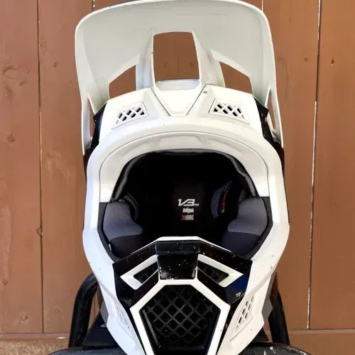 Fox Racing 2023 V3 RS Helmet With MIPS - Efekt