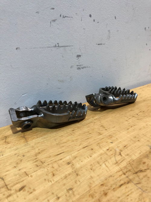 Titanium Pro Pegs