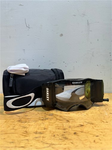 Oakley Airbrake Roll-Offs with Case
