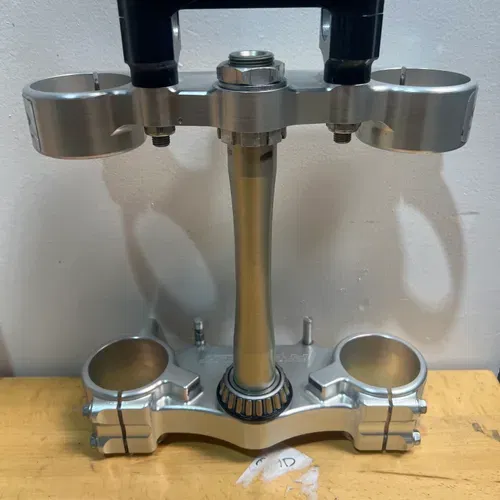 Pro Circuit Triple Clamps 