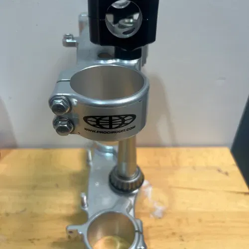 Pro Circuit Triple Clamps 