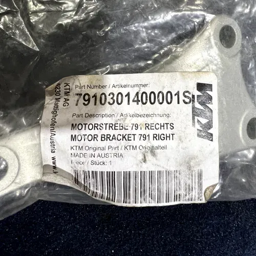 7910301400001S ENGINE BRACE, RIGHT KTM HUSQVARNA 250 SX-F '19-'22 GASGAS -'23