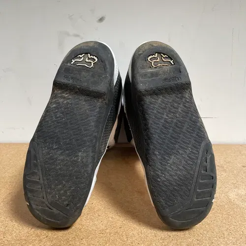 Fox shop racing yeezys