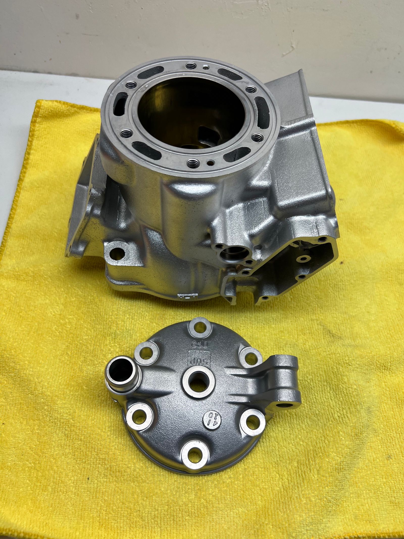 送料無料 いくらから OEM Yz250 Cylinder Head & パーツ