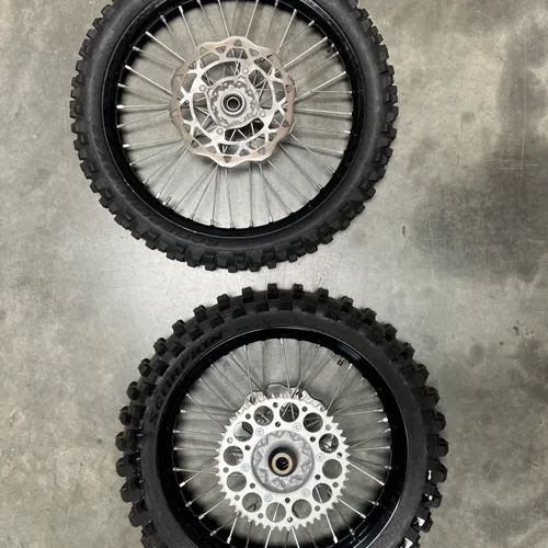 Suzuki Rmz250F/450F OEM Wheels