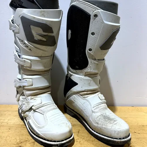 Gaerne SG22 Motocross Boots - Size 8