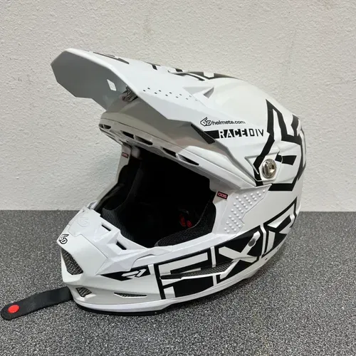 6D FXR ATR - 2 Helmet / Medium 