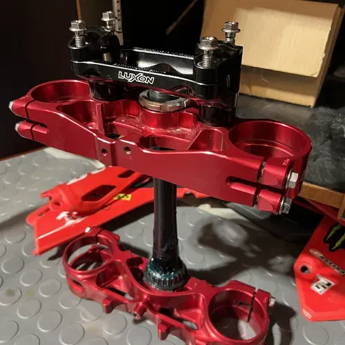 Luxon Triple Clamps & Luxon Bar Mount Honda 