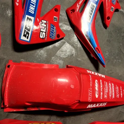 Honda CR250 2-Stroke Plastics Kit 2004-2007