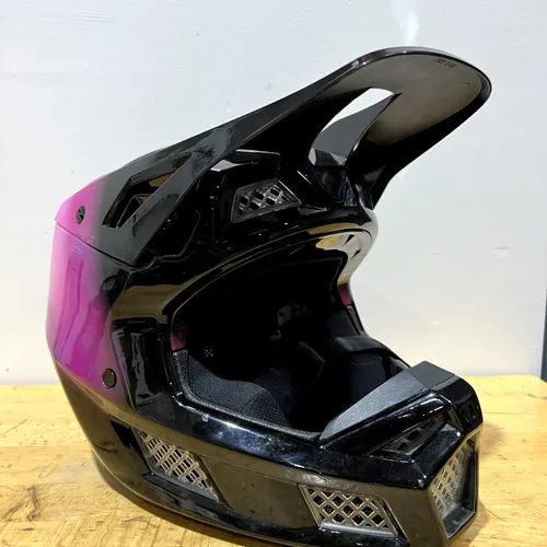 Fox Racing V3 Helmet Size Medium