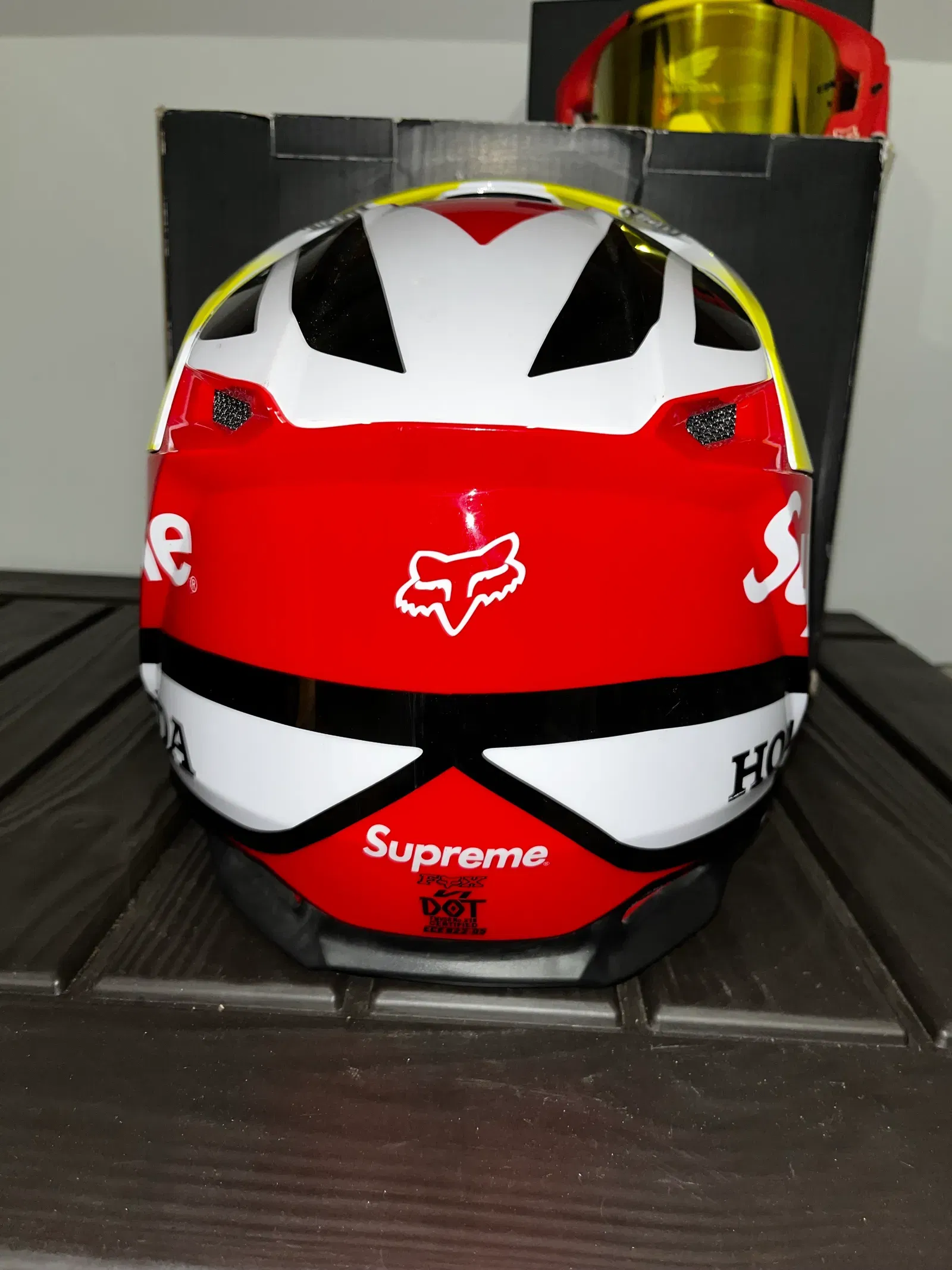 Supreme Fox Helmet Fw19 Size S