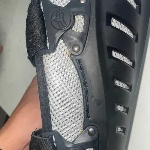 Fox Racing Knee Pads And Shin Guards 