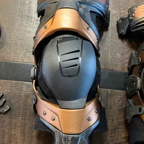 EVS Axis Pro - Size L
