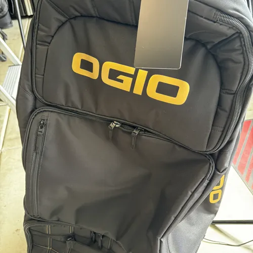 Ogio Dozer Bag