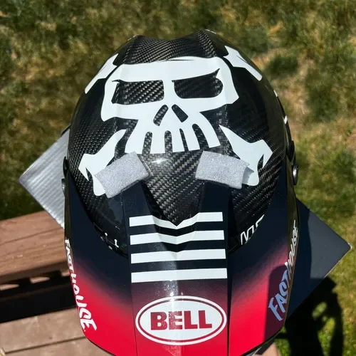 Bell Moto-10 Spherical Fasthouse Privateer Helmet | Medium | New