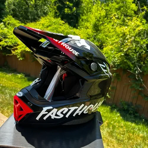 Bell Moto-10 Spherical Fasthouse Privateer Helmet | Large | New