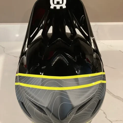 Bell Moto-9 MIPS Helmet Small