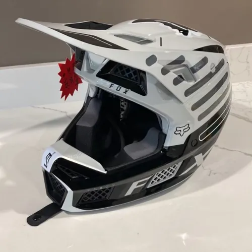Fox V3 Helmet Small
