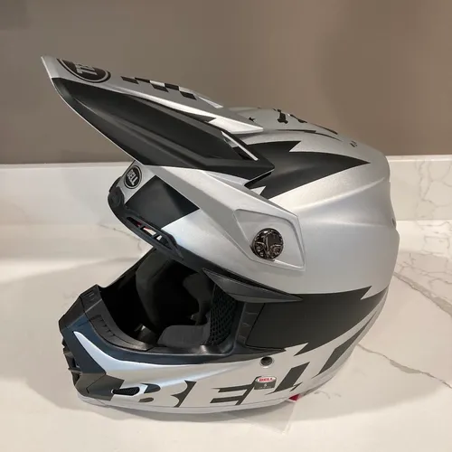 Bell Moto-9 Flex Helmet Small