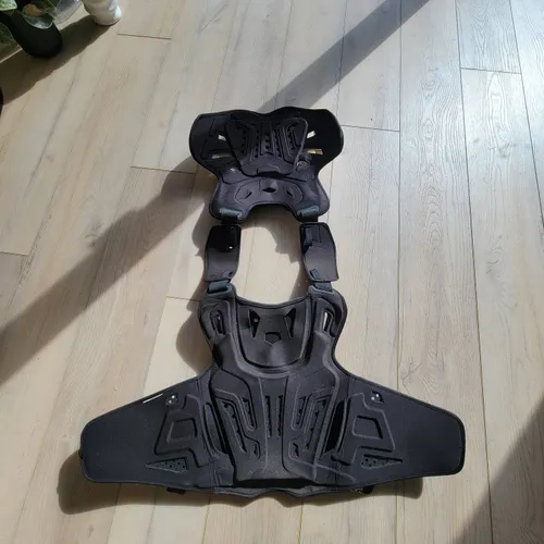 Leatt 4.5 Chest Protector