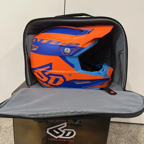 6D ATR-2 Helmet Size L Rare (Orange/Blue/Light Blue)