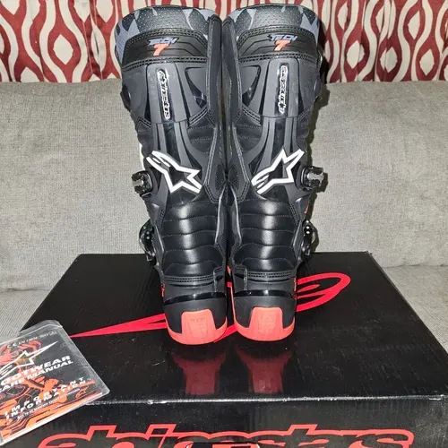 Tech 7 Boots