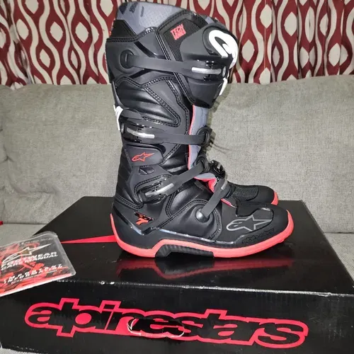 Tech 7 Boots