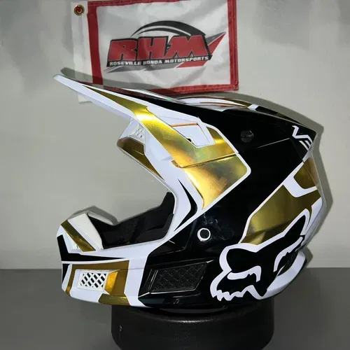 Fox V3 RS Helmet
