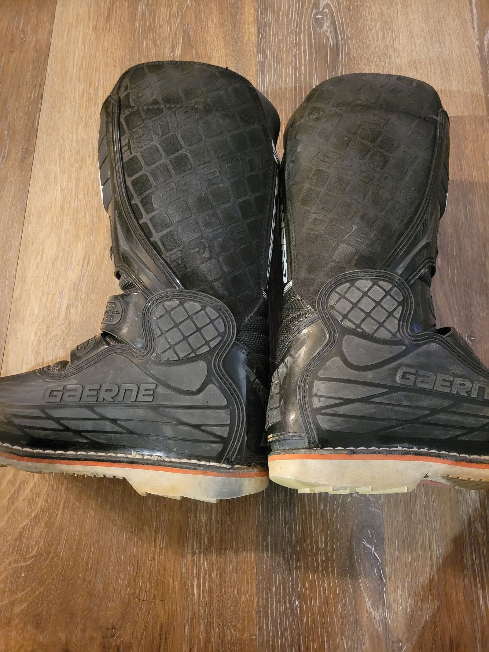 Gaerne SGJ Boots Youth Size 6 MX Locker