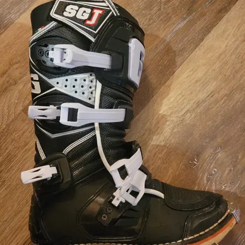 Gaerne sgj cheap youth boots