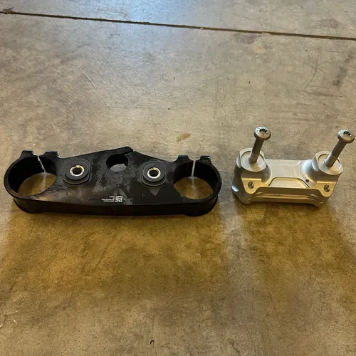 Ktm Triple Clamp And Bar Mount 
