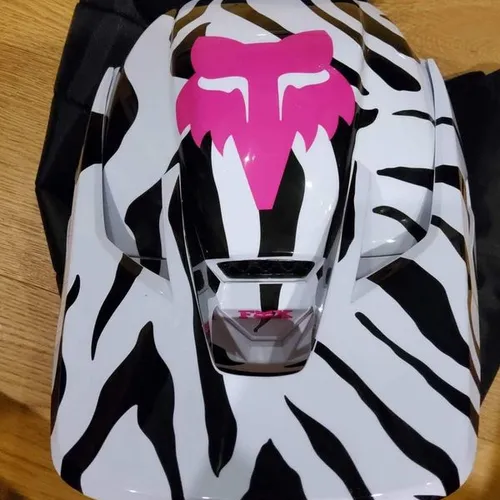 Fox v3 Zebra Helmet Ladies large