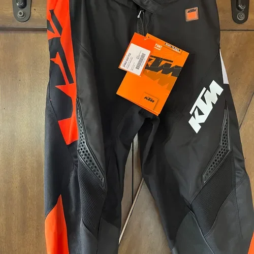 KTM riding gear set