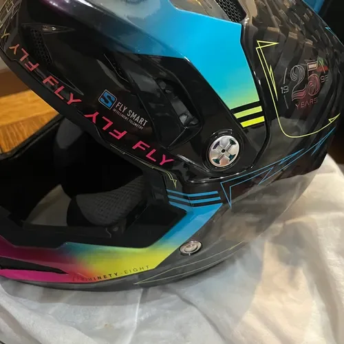 Fly Racing Formula S Carbon Legacy Smart Helmet
