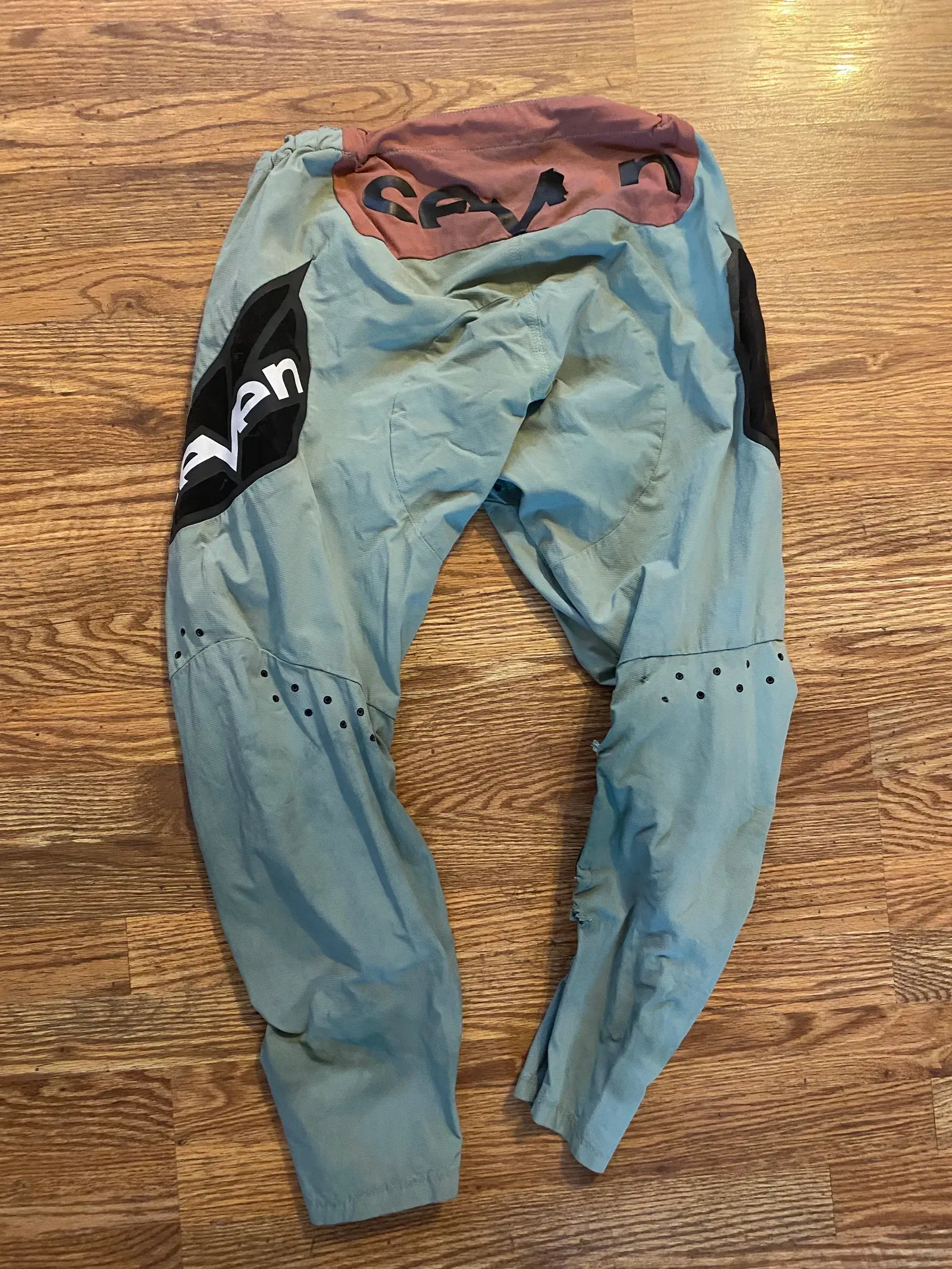 パンツ 7PC P-HAKU（MEN）: デニムパンツ｜ディーゼル（DIESEL）公式