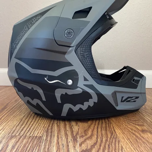 Fox Racing V2 Helmet - Size XS
