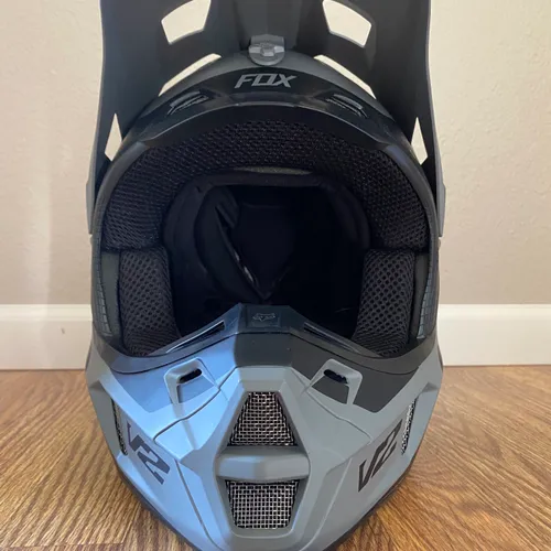 Fox Racing V2 Helmet - Size XS