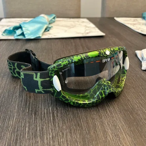 Spy dirt 2025 bike goggles