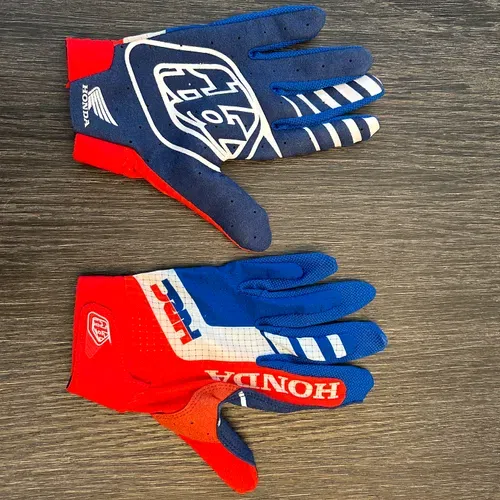 Honda dirt bike gloves hot sale