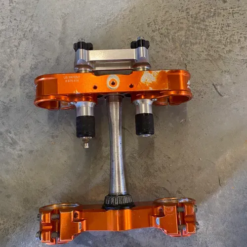 Neken SFS Air Spring Triple Clamps