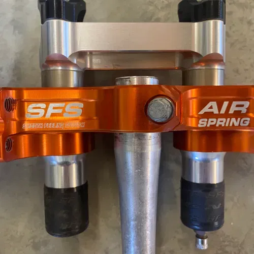 Neken SFS Air Spring Triple Clamps