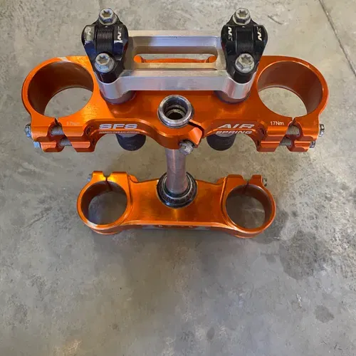 Neken SFS Air Spring Triple Clamps