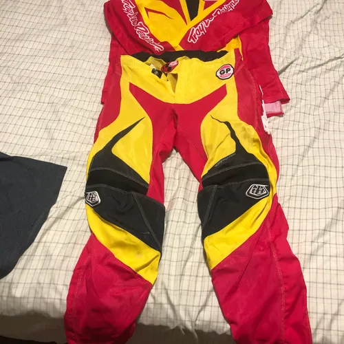 TLD pink/yellow gear set 32 pant Large jersey 